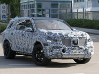 メルセデス GLS、次期型は“究極のファーストクラスSUV”へ 画像