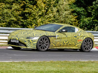 アストンマーティン ヴァンテージ 次期型、AMG製V8は現行V12に迫る加速力 画像