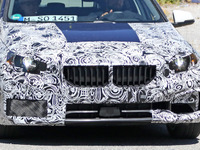 キドニーグリルさらに巨大化! BMW 1シリーズ 次期型、見えてきた新デザイン 画像