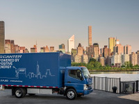 三菱ふそう eキャンター をNYで発表…世界初の量産EV小型トラック 画像