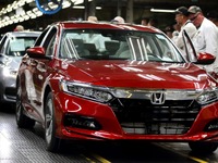 ホンダ アコード 新型、量産第一号車がラインオフ…増産計画も発表 画像