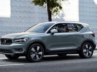 ボルボ XC40、クラス初の安全装備を採用…部分自動運転も設定 画像