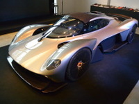 アストンマーティンのハイパーカー、ヴァルキリー のほぼ開発最終形態を日本初公開 画像