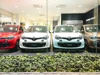 思わず足を止める! ルノー トゥインゴ のクレヨンボックス出現? 画像