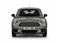 MINI クロスオーバー、335万円のエントリーモデルを追加 画像