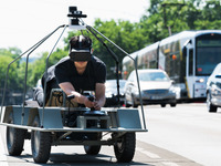 人間が自動運転車の頭脳に…ダイムラーの実験車、自動運転をVR体験 画像