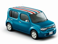 日産 キューブ、トリコロールカラーにできる専用ステッカーをオプション設定 画像
