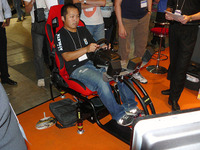 【東京ゲームショウ07】ゲームに合わせてリアルに振動 画像