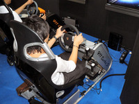 【東京ゲームショウ07】ポルシェ公認、ステアリング型コントローラ 画像