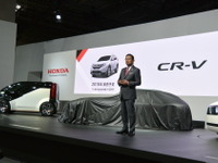 【東京モーターショー2017】ホンダ、CR-V を18年、アーバンEVコンセプト を20年に発売へ 画像