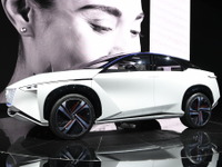 【東京モーターショー2017】日産、クロスオーバーEVコンセプト IMx を世界初公開 画像