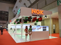 【東京モーターショー2017】全固体電池、セラミック、センサー…プラグだけではない NGK 画像