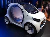 【東京モーターショー2017】会場でしか見られない、オンライン専売車を展示するスマート 画像