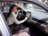 【東京モーターショー2017】三菱自動車のAIは一味違う…MI-Assistant を試す 画像