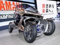【東京モーターショー2017】ヤマハ MWC-4 は新感覚の走行フィーリング…四輪LMW［詳細画像］ 画像