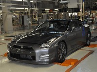 日産、10月の新車登録台数は52.8％減の1万2745台…国内向け生産停止が影響 画像