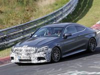 「R」への布石か…メルセデス AMG C63、爆走する改良モデルを激写 画像