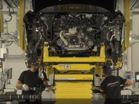 ランボルギーニ ウルス、パイロット生産を開始…新型SUV 画像