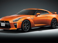 日産 GT-R、2018年モデル発売…イモビライザーとApple CarPlayを全車標準装備 画像