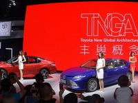 トヨタ カムリ 新型を中国で発売…HVと2種類のガソリン【広州モーターショー2017】 画像