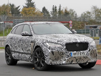 英国史上最強SUVの誕生へ…ジャガー F-PACE SVR が隠す過激デザインの正体は 画像