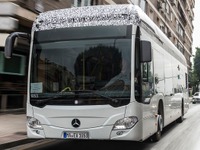 メルセデスの新型EVバス、量産第一号車を独最大の公共交通に納入へ…2018年末から営業運転予定 画像