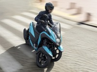 ヤマハ トリシティ125、2018年モデル発売へ…新エンジン搭載 画像