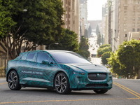 ジャガー初の市販EV、I-PACE の開発が最終段階に 2018年3月受注開始 画像