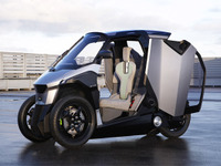 バイク、それとも車? PSAがシティコミューターPHV発表 画像
