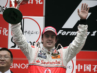 アロンソ「ハミルトンが有利」 画像