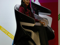 黒谷友香「1台欲しい！」…トヨタ i-REAL 写真蔵 画像