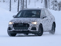 アウディQ3次期型、BMW X1に差をつけるか…新ボディで豪雪を駆け抜けた 画像