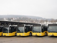 メルセデスの連接バスに48Vハイブリッド、量産第一号車がラインオフ 画像