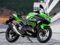 【カワサキ Ninja250 試乗】死角のない高回転パワーとフットワーク…佐川健太郎 画像