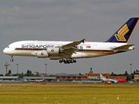 エアバスA380 第1号機、シンガポール航空に納入 画像