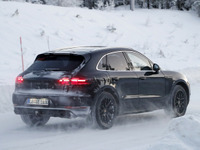 ポルシェ マカンにもプラグインハイブリッド登場か…マイチェンでエンジン刷新 画像