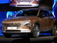 ヒュンダイ、燃料電池車SUV『NEXO』をCES 2018で初公開 画像