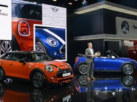 MINIハッチ＆コンバチ 改良新型、最新コネクト搭載…デトロイトモーターショー2018で発表 画像