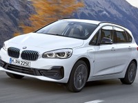 BMW 2シリーズ、PHVに改良新型…EVモードの航続延長 画像