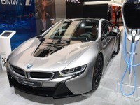 BMW i8クーペ 改良新型、最新コネクト採用…デトロイトモーターショー2018で発表 画像