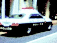 交通量の多い区間、徒歩で横断の高齢男性がはねられ死亡---右からの車両 画像