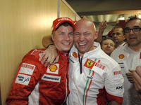 ライコネン、奇跡の逆転初タイトルに歓喜…ブラジルGP 画像