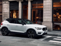 ボルボ、小型SUV XC40 を日本市場に導入…300台限定の1stエディション予約受付開始 画像