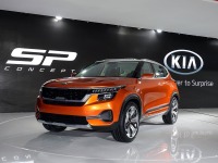 キアが小型SUVコンセプト発表、デジタルコクピット搭載…デリーモーターショー2018 画像