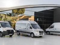 商用車に先進運転支援を拡大展開、メルセデス スプリンター 新型 画像