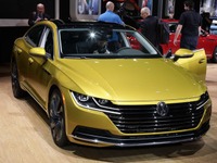 VW アルテオン に2019年型、先進運転支援が充実…シカゴモーターショー2018 画像