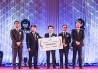 メルセデス・ベンツ世田谷南、2017年度最優秀販売店を受賞 画像