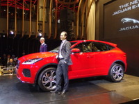 ジャガー、新型コンパクトSUV『E-PACE』の受注開始…451万円より 画像