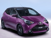トヨタ アイゴ に改良新型、「X」マスクがより大胆に…ジュネーブモーターショー2018で公開へ 画像