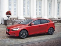 ボルボ V40 に特別仕様、ナビやドラレコなど36万円相当を装備…349万円 画像